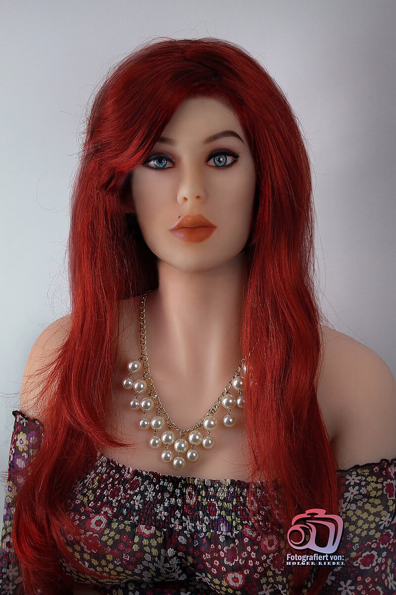 Tiffany (31 years) Doll's Lounge Exclusive